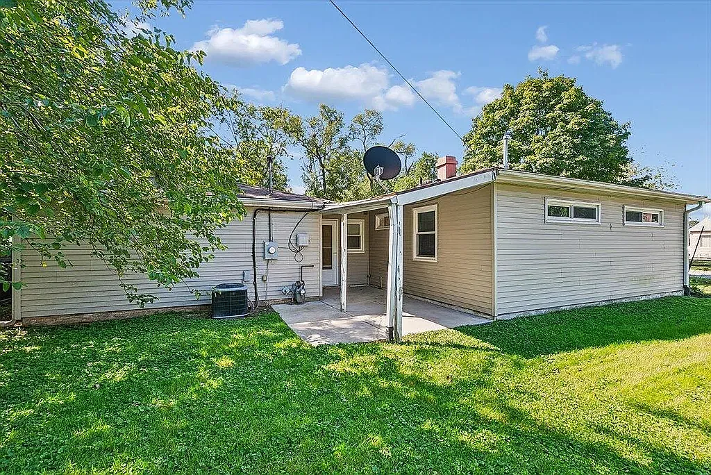 3 bed, 915 sqft, $2,280 — Photo 4