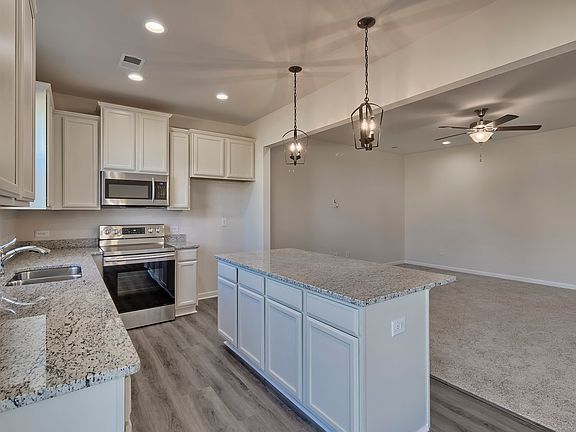 4th image of 710 Wintergarden Pl