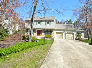 16 Yorkshire Dr, Medford, NJ 08055