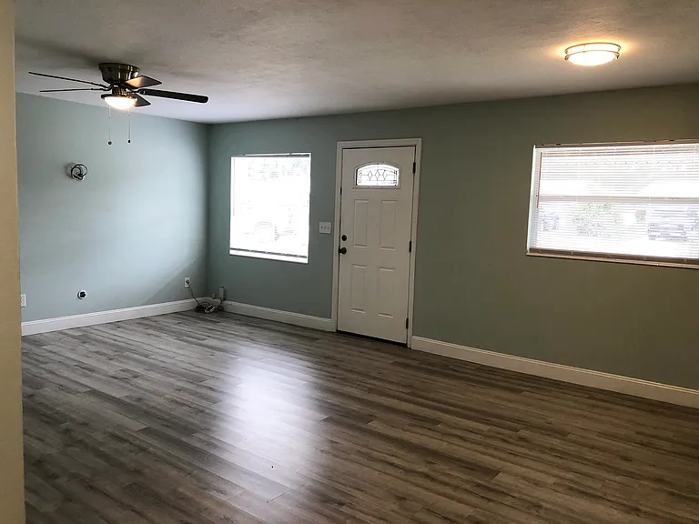 415 W Easy St — Photo 4
