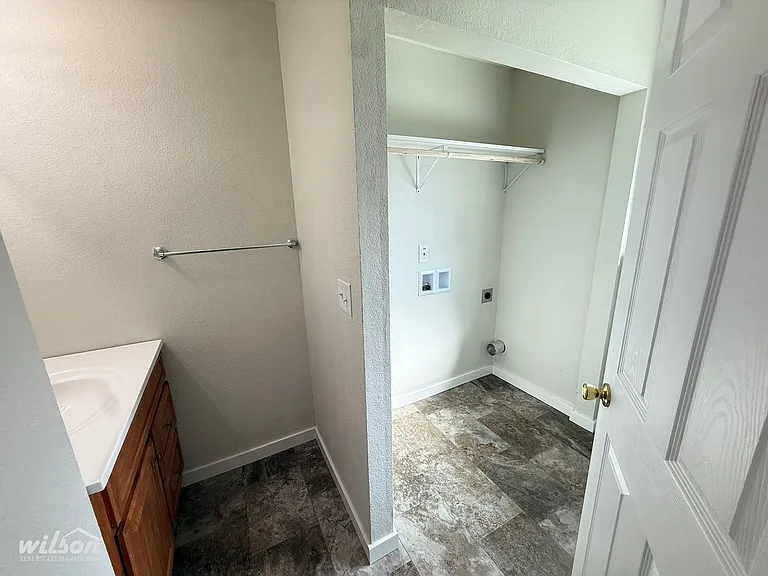 1112 Jefferson Ave — Photo 9