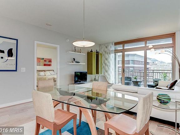 Ample room for a dining room table