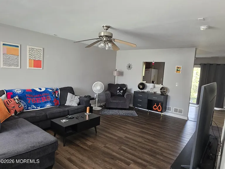 421 Ibis Ct — Photo 3