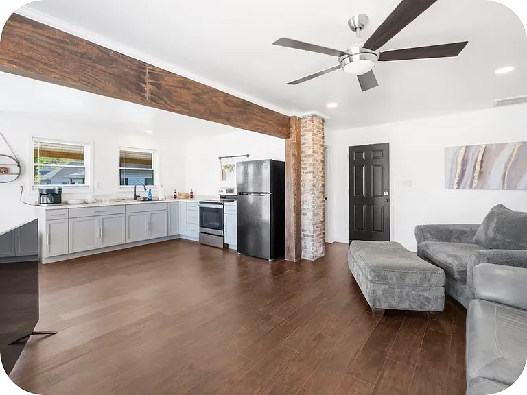 111 Clinton St #2 — Photo 3