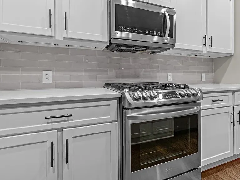 3209 Hallmark Ln — Photo 11