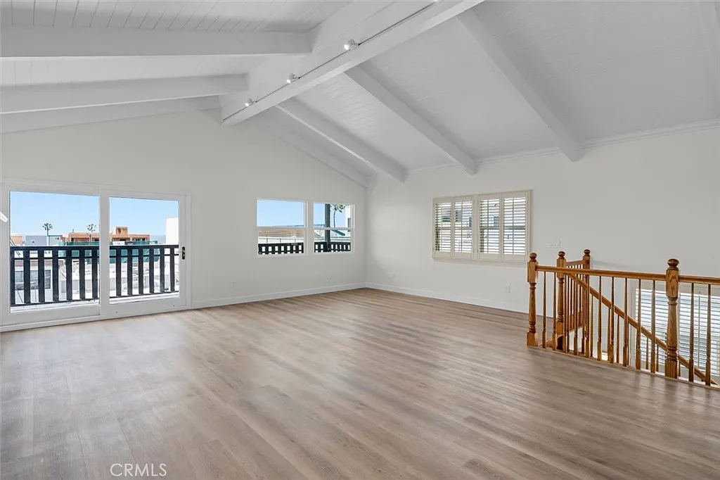 4 bed, 3.5 bath, 2467 sqft, $11,000 — Photo 3