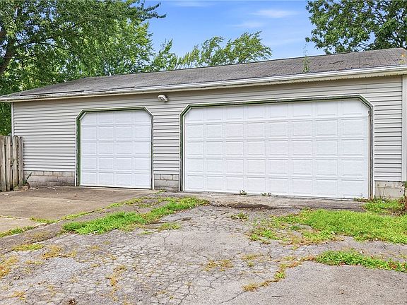 3rd image of 301 Porter Ave