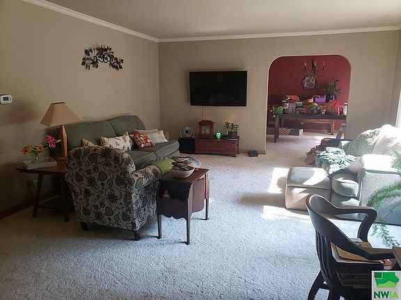 4th image of 3719 Jones St