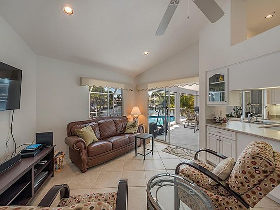 3rd image of 201 N Barfield Dr