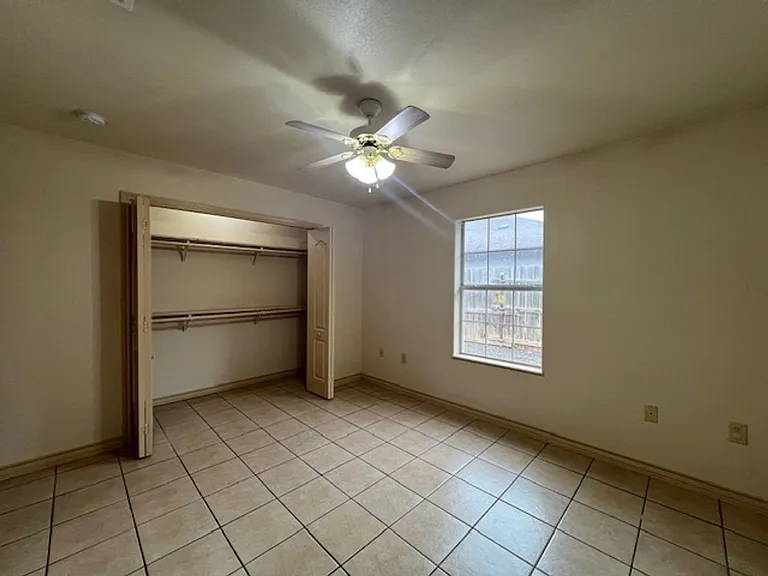 408 Badajoz Ln — Photo 13