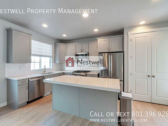 2nd image of 4954 W Evergreen Ln