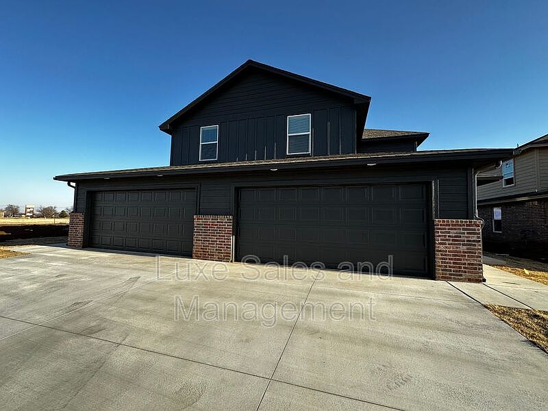 1st image of 10803 NW 119th St