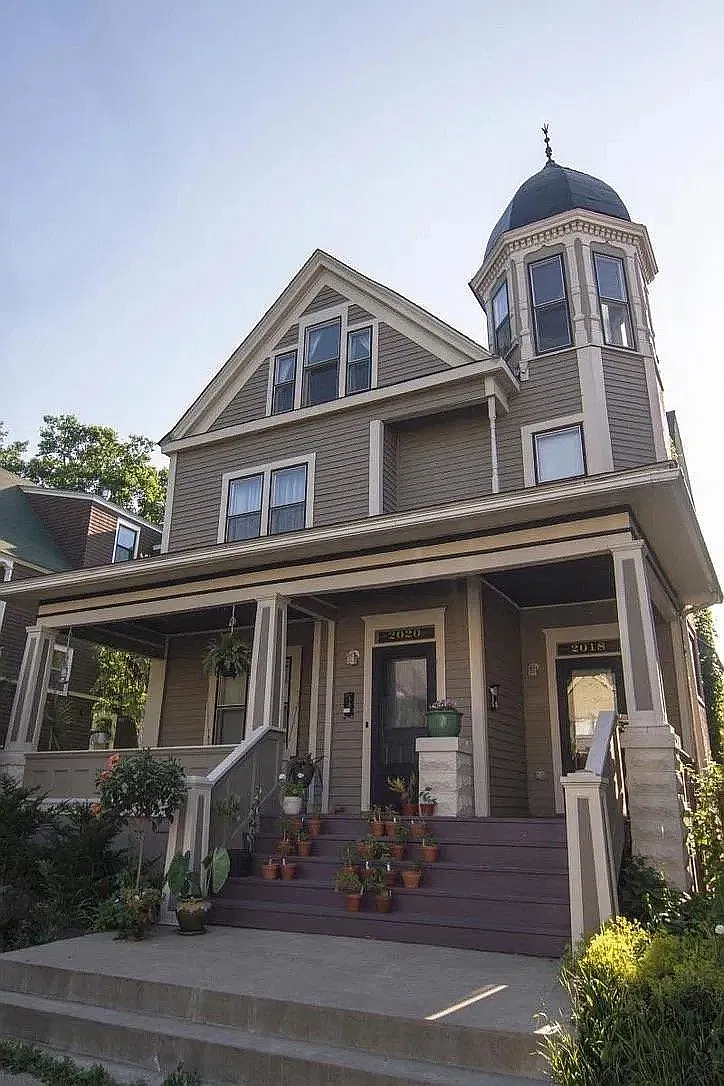 Victorian Duplex: 2 beds/ 1 bath — Photo 1