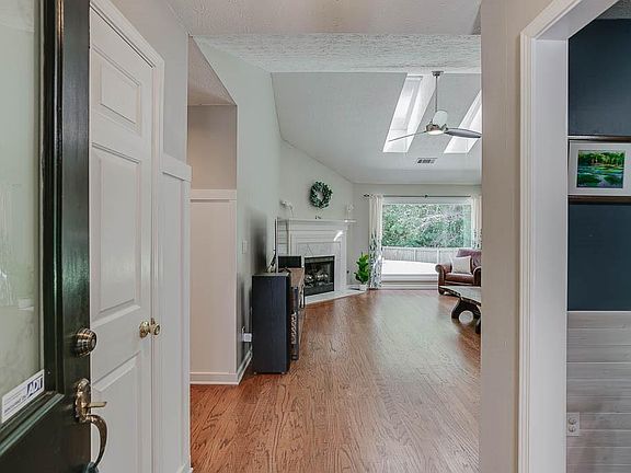 5th image of 6121 Mount Salem Cir