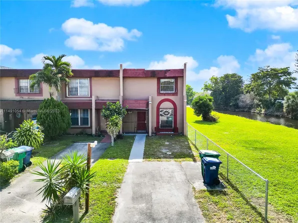 2790 NW 196th St, Miami Gardens, FL 33056