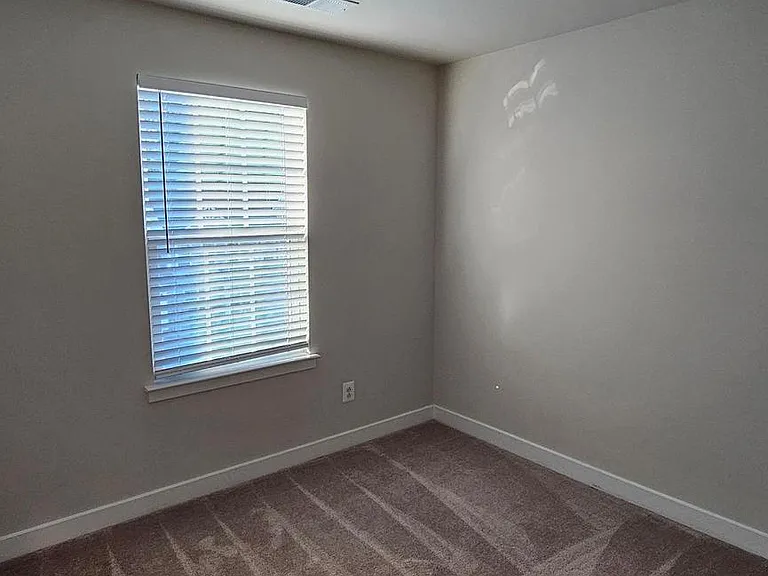 2055 Rivers Dr — Photo 37