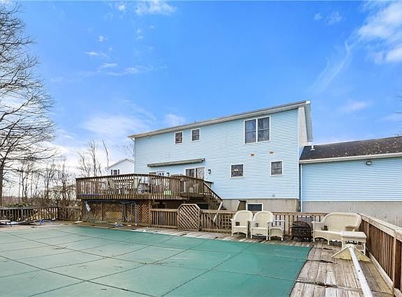 3rd image of 1 Cedar Ct