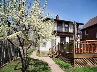 1652 Hewitt Ave, Saint Paul, MN 55104