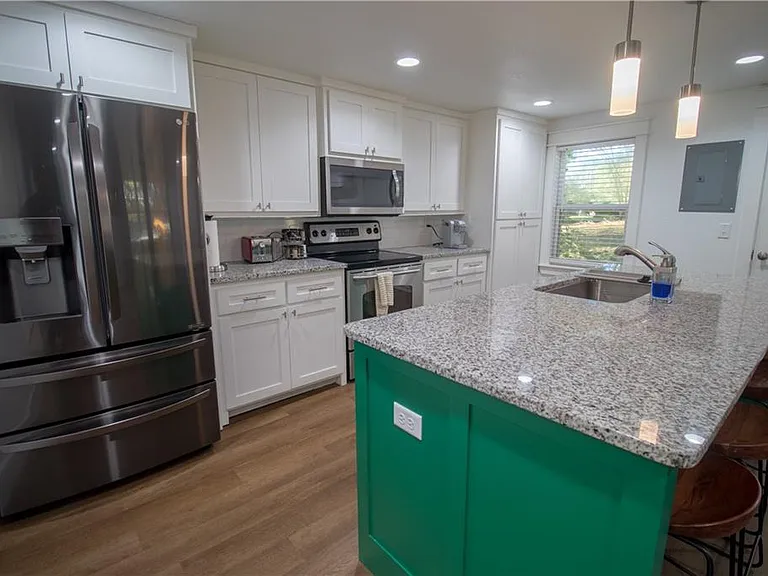 1760 Pine Woods Rd — Photo 4