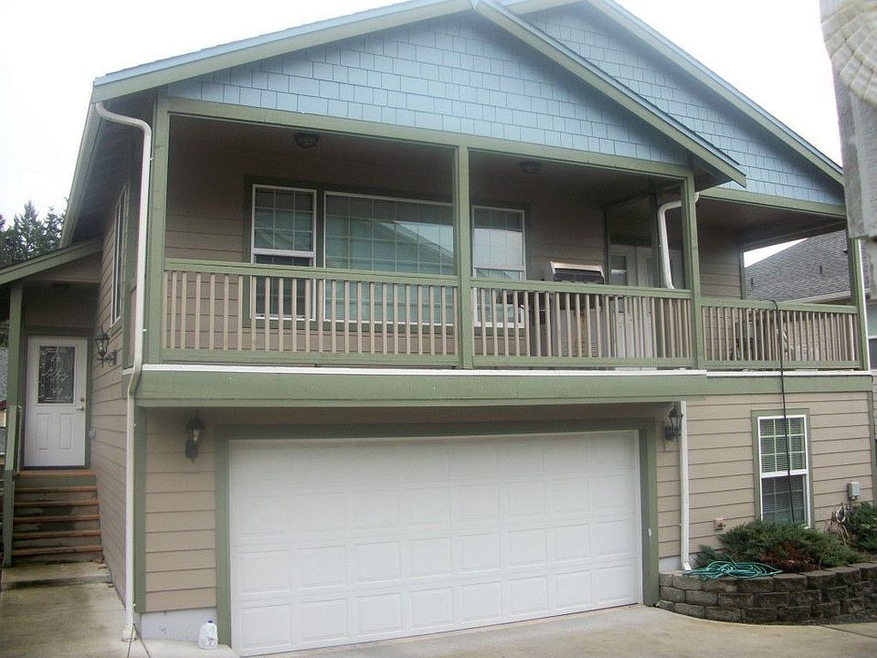 2nd image of 742 G St SW