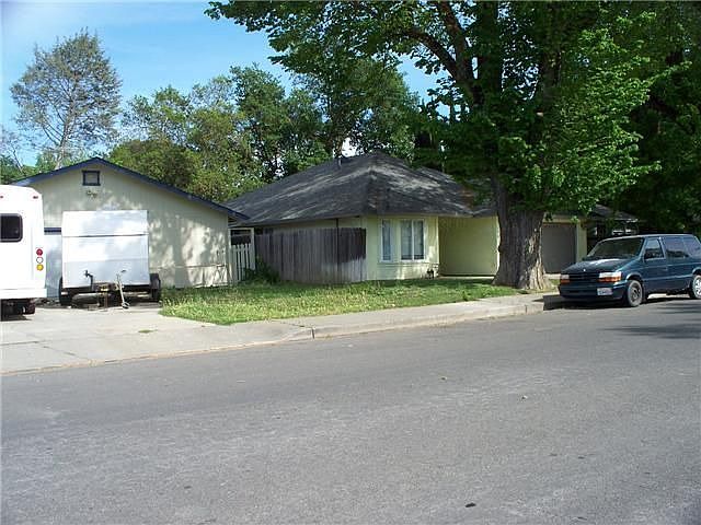 2nd image of 150 Freeman St