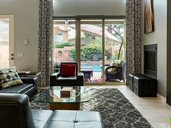 4th image of 939 N Oceo Cir