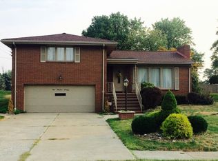 114 Columbia Dr, Aliquippa, PA