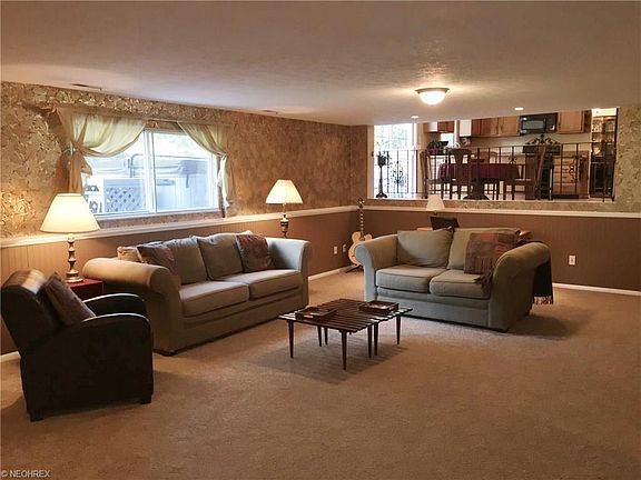 3rd image of 25766 Hidden Acres Dr