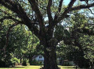 2426 Metairie Rd, Metairie, LA 70001