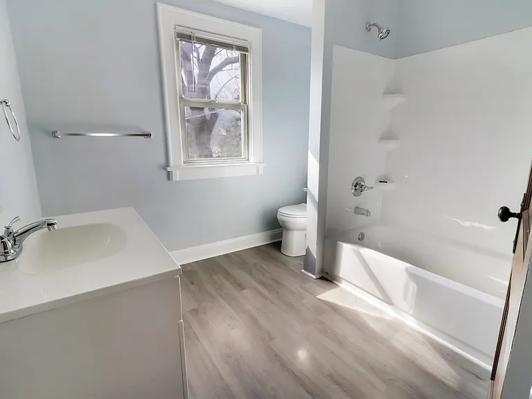 635 S Eureka Ave — Photo 17