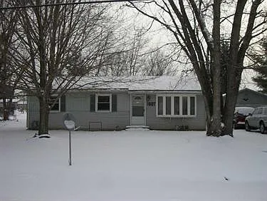 1607 Arlington Dr photo 1