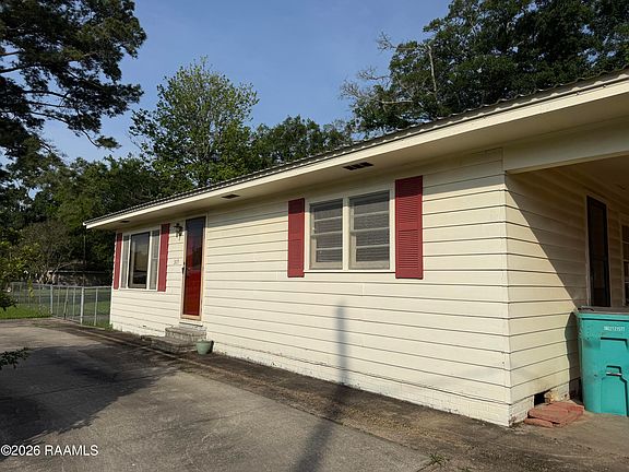 2nd image of 309 Saizan Ave