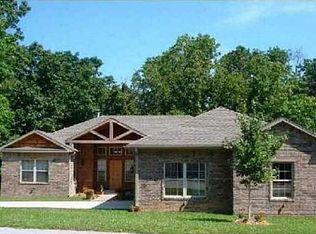 11 Cromer Dr, Springdale, AR 72715