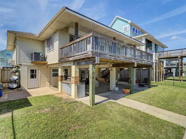 137 Tarpon St, Bayou Vista, TX 77563