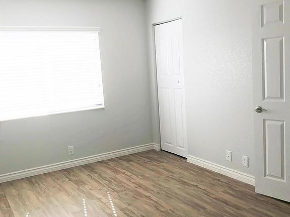 4th image of 13630 Doty Ave #18