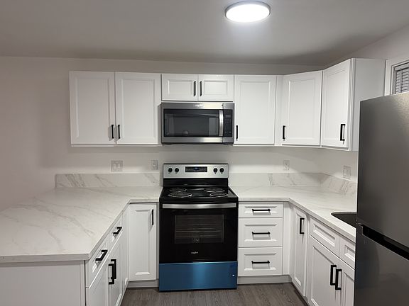 3rd image of 1487 Waller St SE #1491