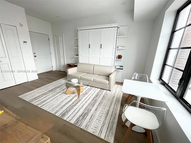 1619 Jefferson Ave #107 — Photo 2
