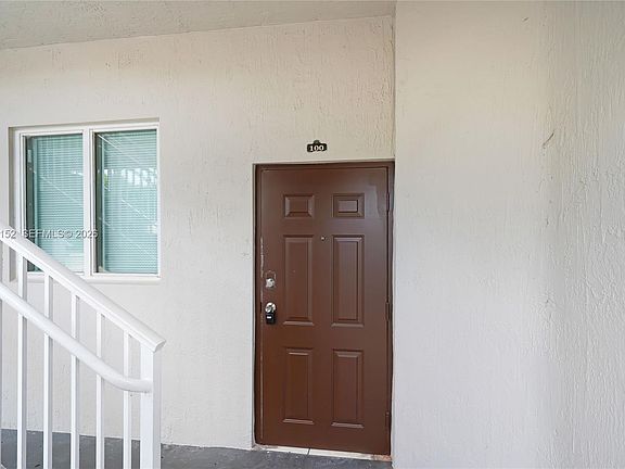 3rd image of 2524 SE 16th Rd Unit 100