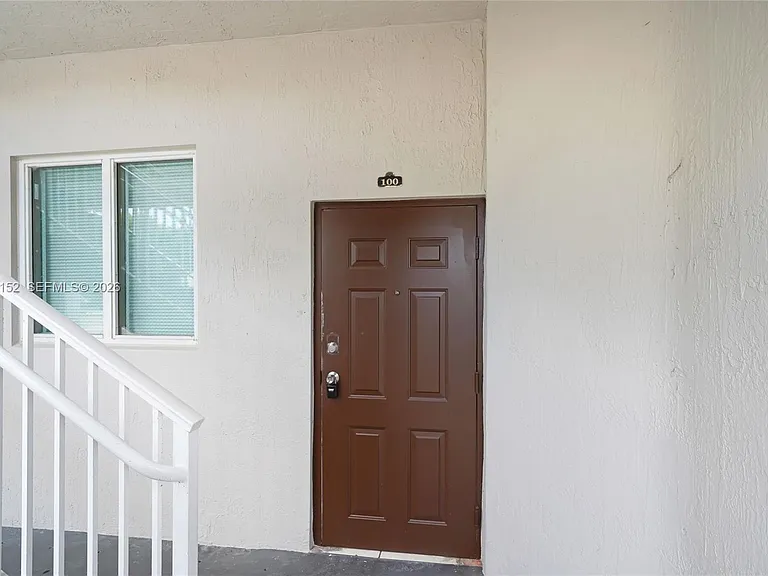 2524 SE 16th Rd #100 — Photo 3