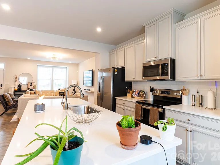 5048 Patton Dr — Photo 11