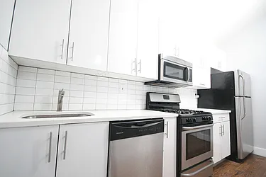 Rented by Makover Group Inc