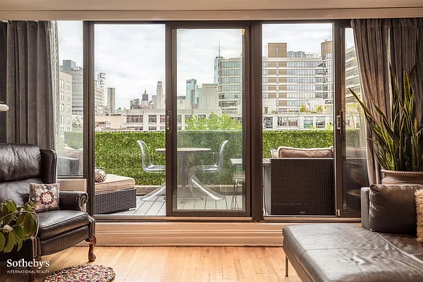 Sold by Sotheby's International Realty | media 12