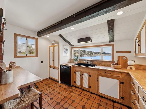 23rd image of 246 Beach Road
