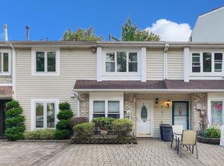 24 Caswell Ln, Staten Island, NY