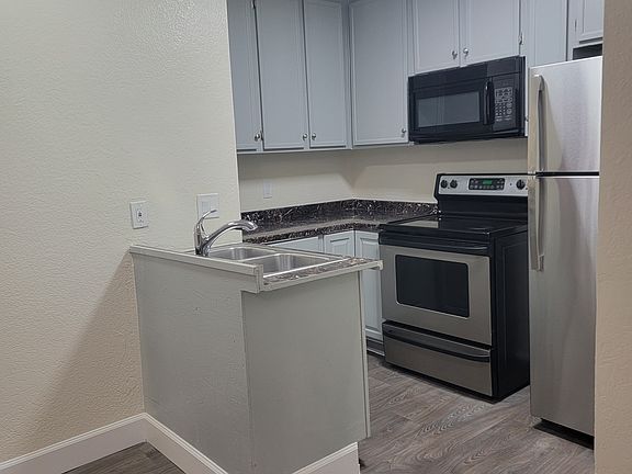 3rd image of 4050 Marlborough Ave APT 4