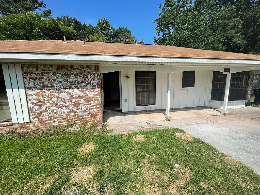 Building Photo - 9902 Valley Sun Dr