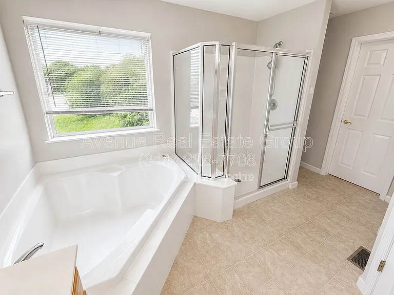 555 Fortress Ct — Photo 11