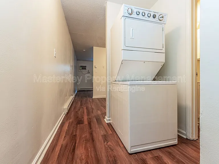 1023 Berkeley St #A — Photo 10