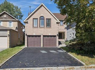 32 Valley Centre Dr, Toronto, ON M1X1L3