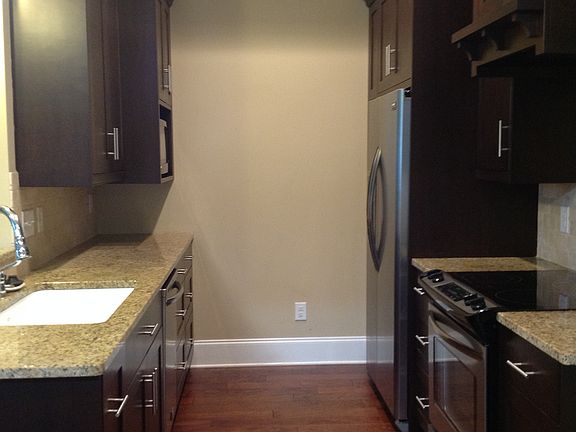 3rd image of 450 Railroad Ave Unit 3D